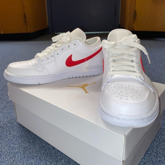 JORDAN 1 Low University Red - Picture 1 of 5